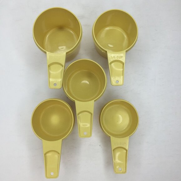 Vintage Tupperware Yellow Nesting Measuring Cups Set Kitchenware Baking Cooking - Picture 4 of 11